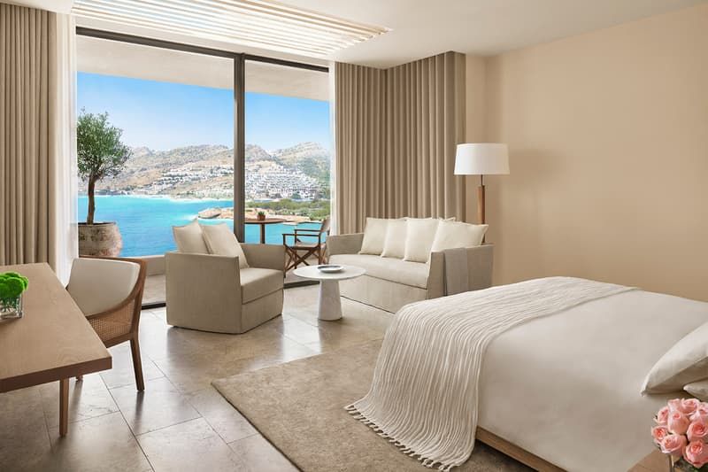 Deluxe Ocean Suite